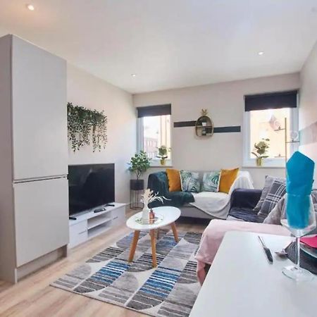 Beautiful 1 Bedroom Flat In Leeds - Sleeps 4 Dış mekan fotoğraf